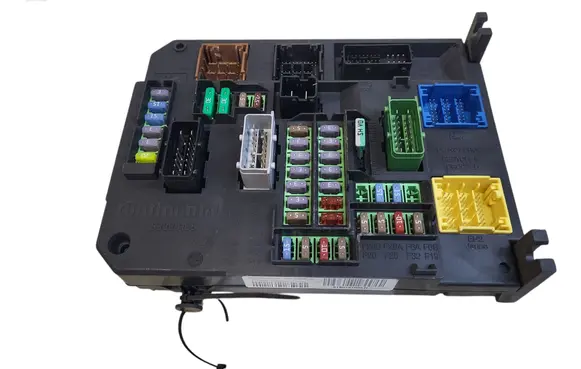 Peugeot 508 Comfort/convenience module 9664992380 BSIQ0500