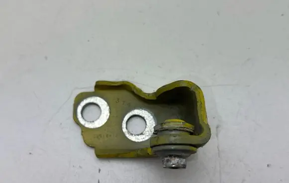 Ford Mustang VI Front door lower hinge 