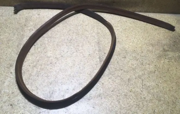 Mercedes-Benz E W124 Front door rubber seal 