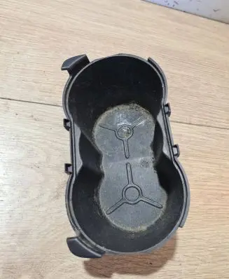 Cup holder front