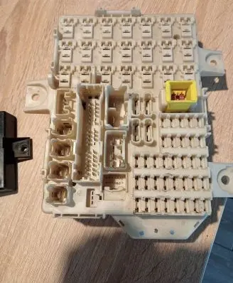 Mitsubishi Colt Fuse box set MN108319