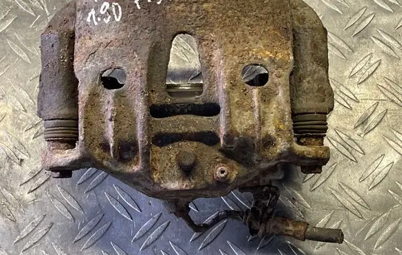 Volkswagen Transporter - Caravelle T4 Front brake caliper