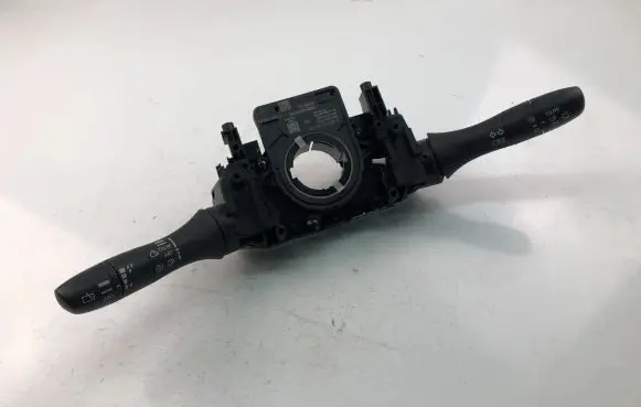 Nissan Qashqai Indicator stalk 0265019061