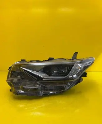Toyota Auris E180 Headlight/headlamp 81150-02K60