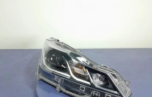 Toyota Corolla E10 Headlight/headlamp 8111002T3100