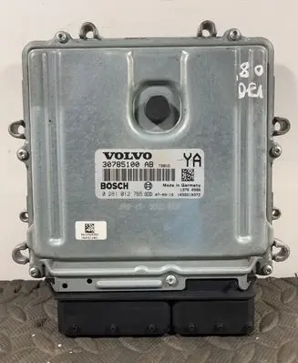 Volvo V70 Engine control unit/module 30785100 0281012765 1039S18372