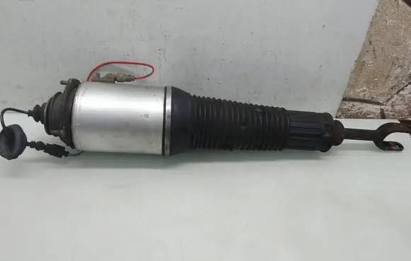 Front shock absorber/damper
