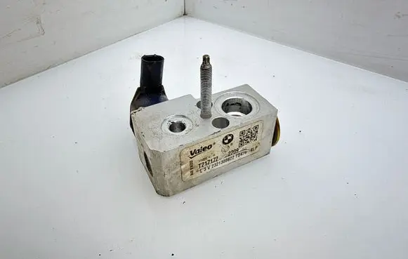 BMW 3 G20 G21 Air conditioning (A/C) expansion valve 7951456