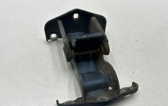 Opel Vivaro Rear door lower hinge 312304K 66379