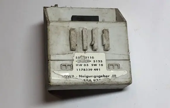 BMW 5 E39 Yaw turn rate sensor 8386932 55892110