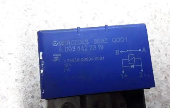 Mercedes-Benz C W204 Other relay A0035422319
