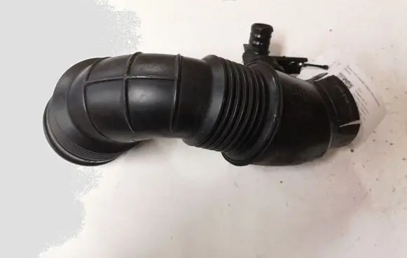 Opel Insignia A Air intake hose/pipe 55561787 327763967