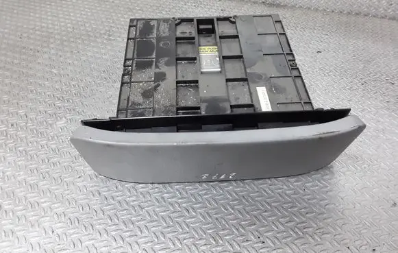 Cup holder front