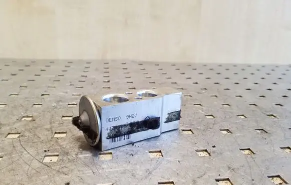 Air conditioning (A/C) expansion valve