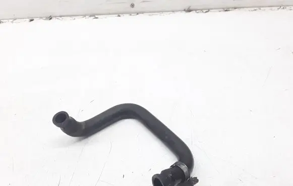 Mercedes-Benz 200 300 W123 Engine coolant pipe/hose