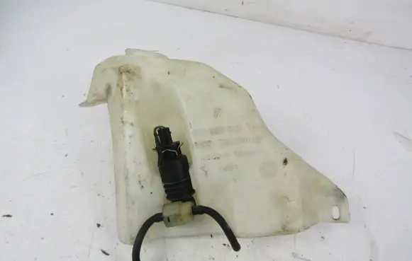 Volkswagen Polo III 6N 6N2 6NF Windshield washer fluid reservoir/tank 