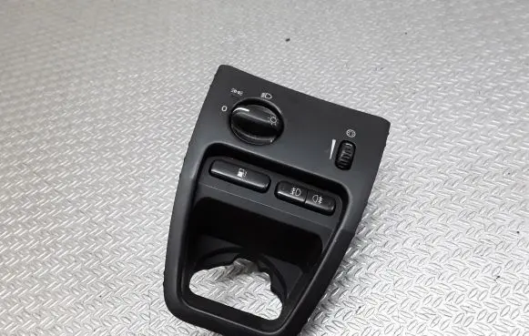 Volvo XC90 Light switch 8697221