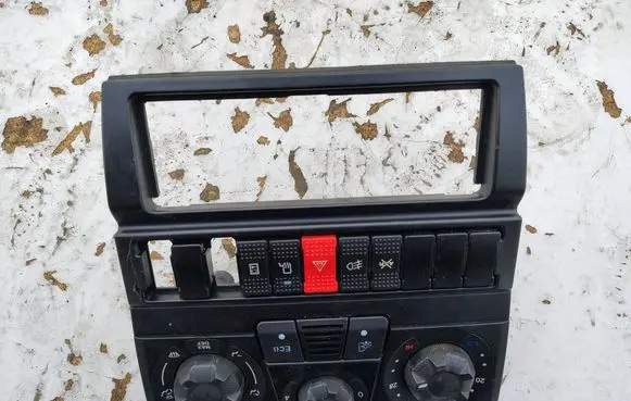 Iveco Daily 35 - 40.10 Climate control unit 568740100