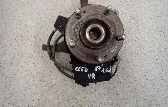 KIA Ceed Front wheel hub spindle knuckle 361002A950