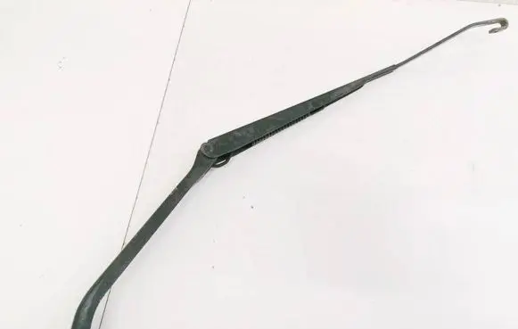 Toyota RAV 4 (XA20) Front wiper blade arm