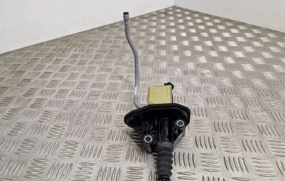 Clutch slave cylinder
