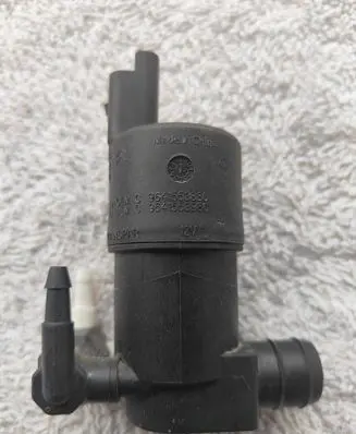 Peugeot 208 I Windscreen/windshield washer pump 643475