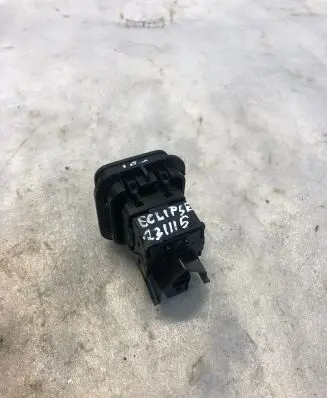 Mitsubishi Eclipse Cross Passenger airbag on/off switch 2020b70