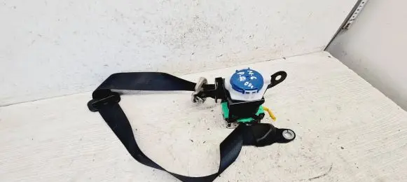 Mazda 6 Front seatbelt 1052233 GS1D E40437002