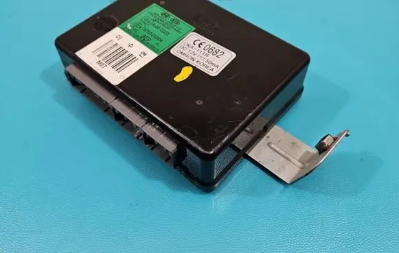 Hyundai Tucson JM Central body control module 95400-2E212 IMPRK1421150