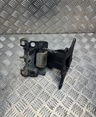 Nissan Navara D23 Engine mount bracket
