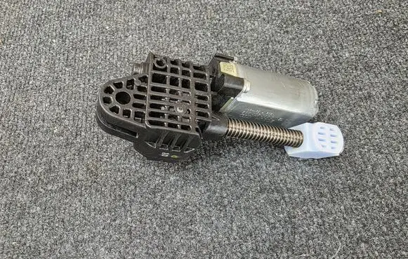 Mercedes-Benz C W205 Steering column adjust motor 0990203399