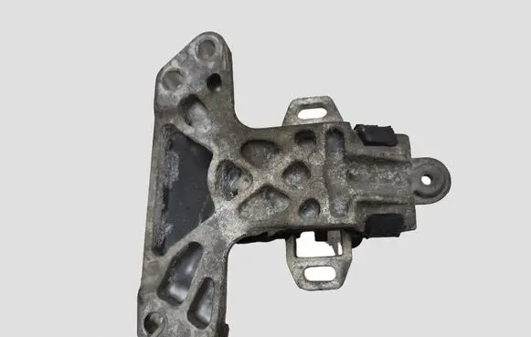 Peugeot 407 Engine mount bracket