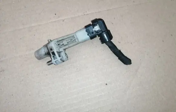 Volkswagen Golf VII Crankshaft position sensor 04C906433A