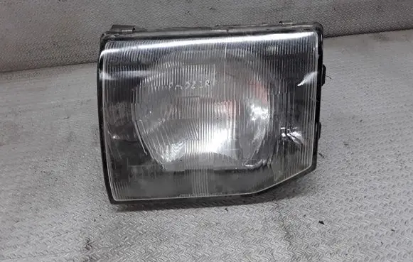 Mitsubishi Pajero Headlight/headlamp 11037746