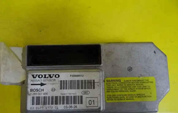 Volvo V70 Airbag control unit/module 0285001456 P30658912