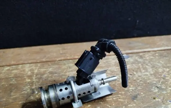 Citroen Berlingo AdBlue injector 9813930180