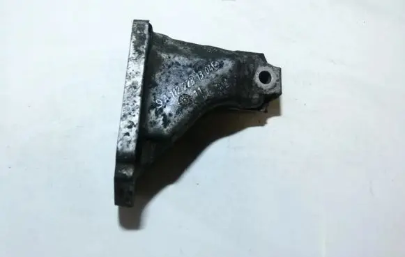 Mercedes-Benz ML W163 Engine mounting bracket 1122231304