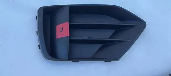 Audi Q3 F3 Front bumper lower grill 83a807681 33A807681