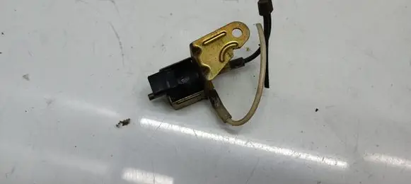 Audi 100 S4 C4 Vacuum valve 437906283A