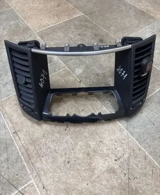 Infiniti FX Climate control/heater control trim P10421