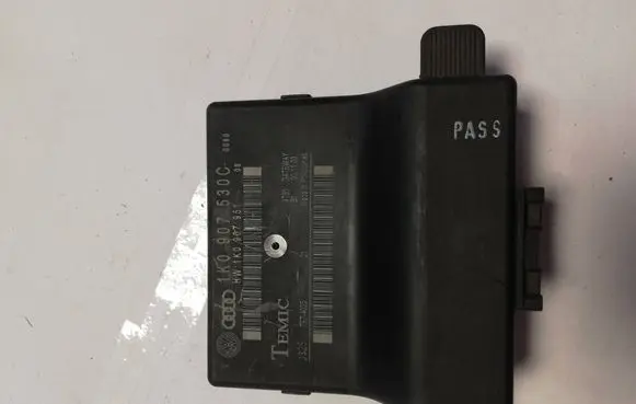 Volkswagen Touran I Gateway control module 1K0907530C 1K0907951