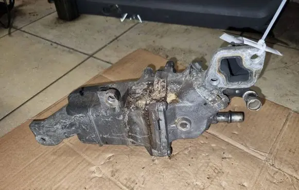 Renault Master III EGR valve cooler 147355238R