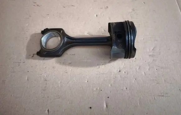 Mini One - Cooper Coupe R56 Piston with connecting rod