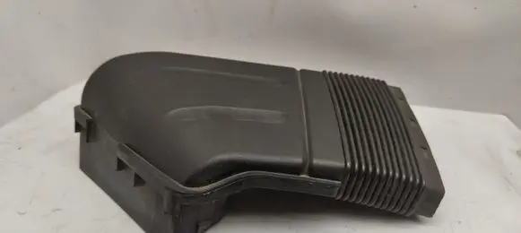 Audi A4 S4 B6 8E 8H Air intake duct part 8E0129617