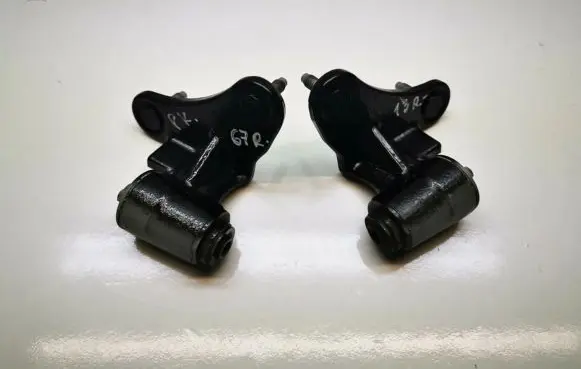 Front door hinge set