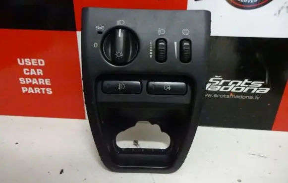 Volvo XC90 Light switch 8685452