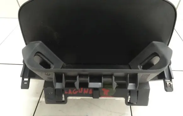 Renault Laguna II Radio/GPS head unit trim 8200285178