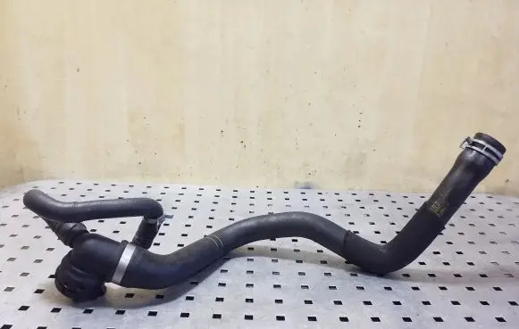 Ford Kuga II Engine coolant pipe/hose 9V618260CE