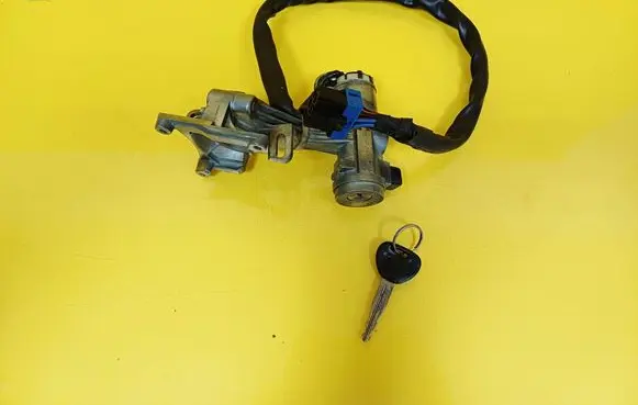 Mitsubishi Colt Ignition lock 