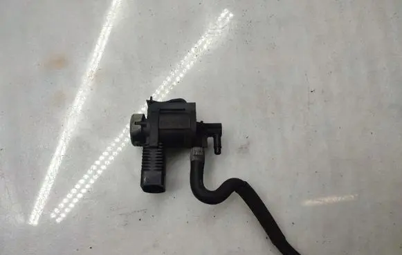 Vacuum valve